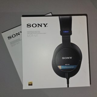 Sony MDR-M1 професійні студійні навушники закритого типу